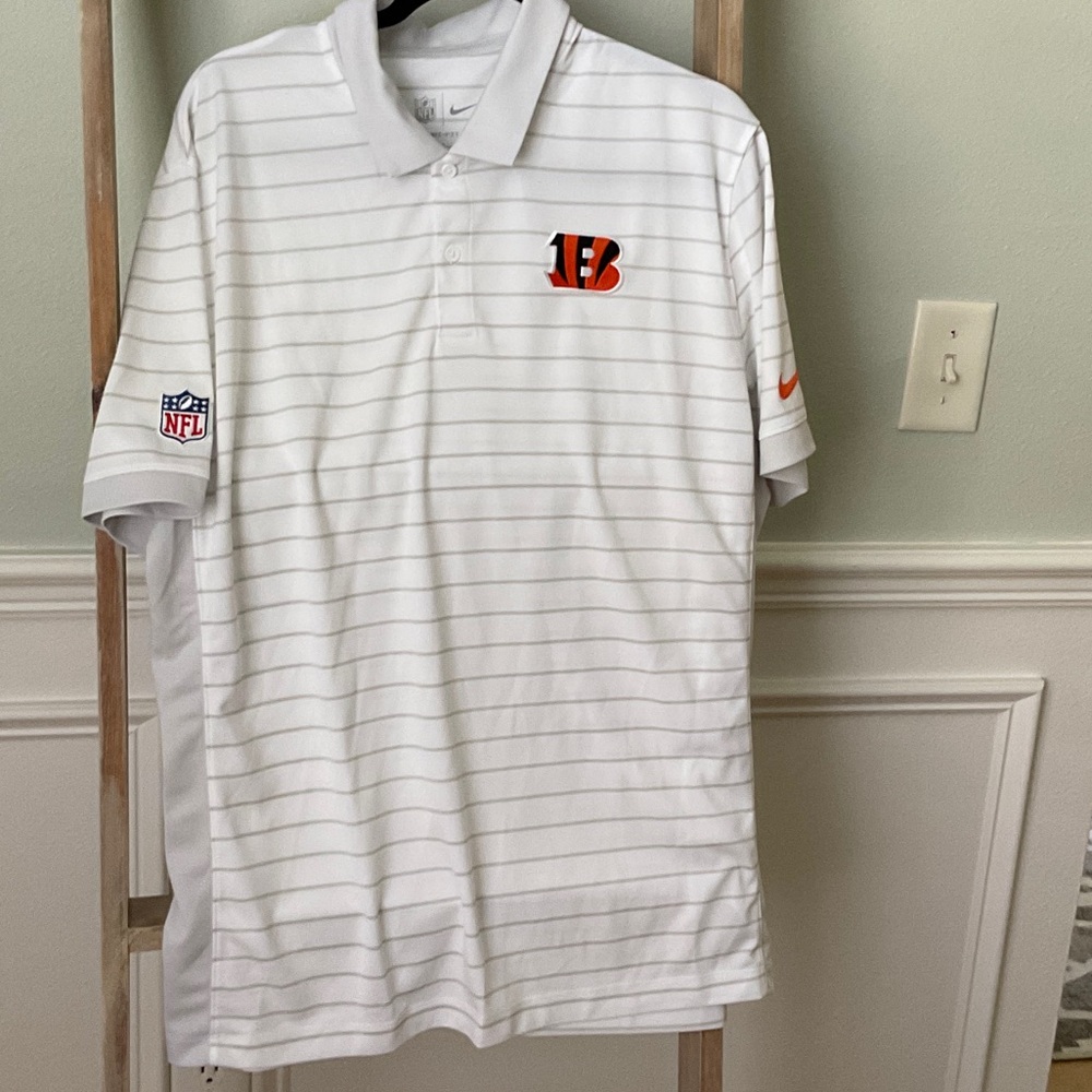 NWOT Bengal’s Nike Men's White and Gray Striped Polo Shirt